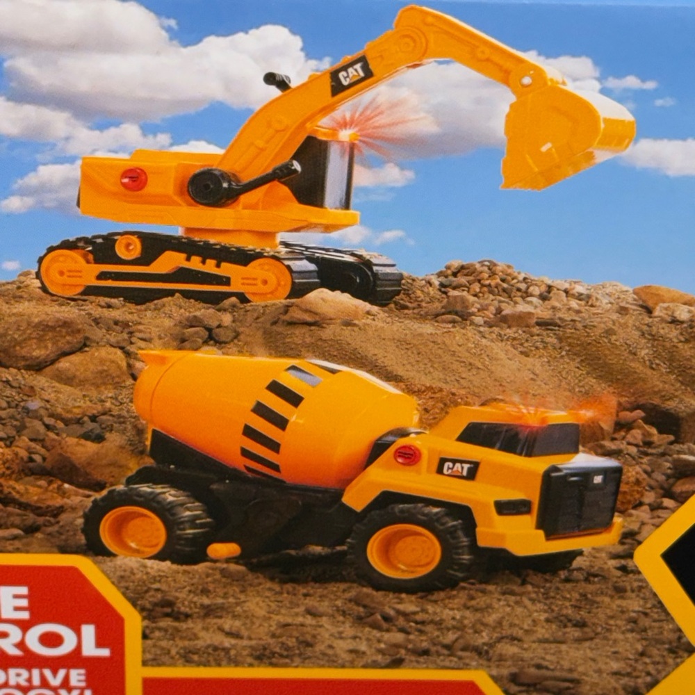 CAT Caterpillar Power Haulers Excavator Construction Vehicle Toy Brand New Boxed - Picture 7 of 9